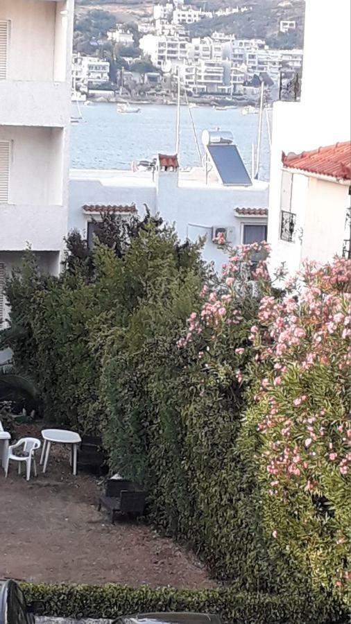 The Swan And The Gull, Porto Rafti Yacht Harbor Apartment ภายนอก รูปภาพ